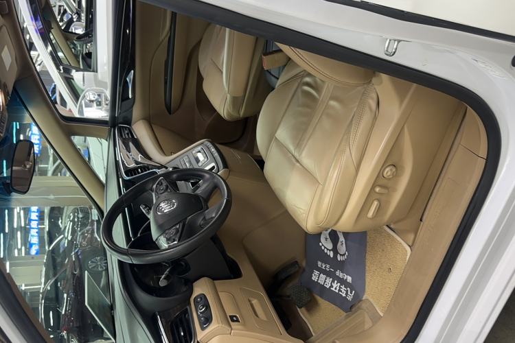 Used Buick GL8 2018 ES 28T Premium Model China VI Standard Interior 1
