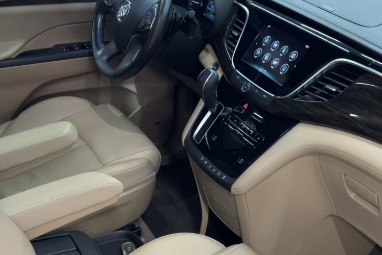Used Buick GL8 2018 ES 28T Flagship Model China VI Standard Interior 1