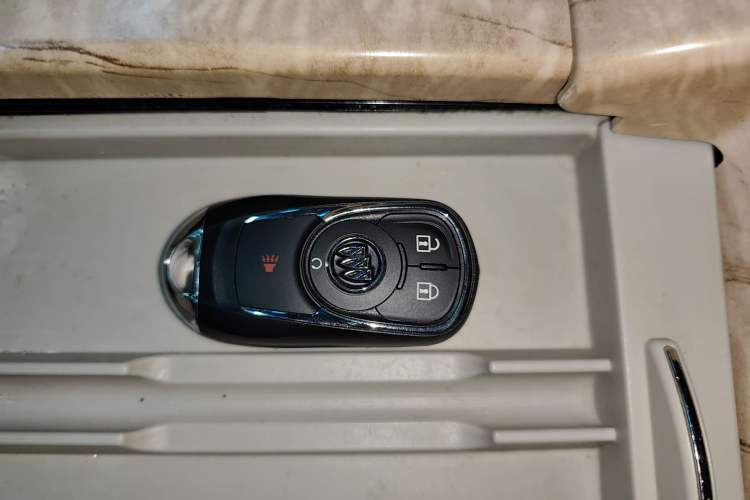Used Buick GL8 2018 ES 28T Comfort Model China VI Standard Interior 1