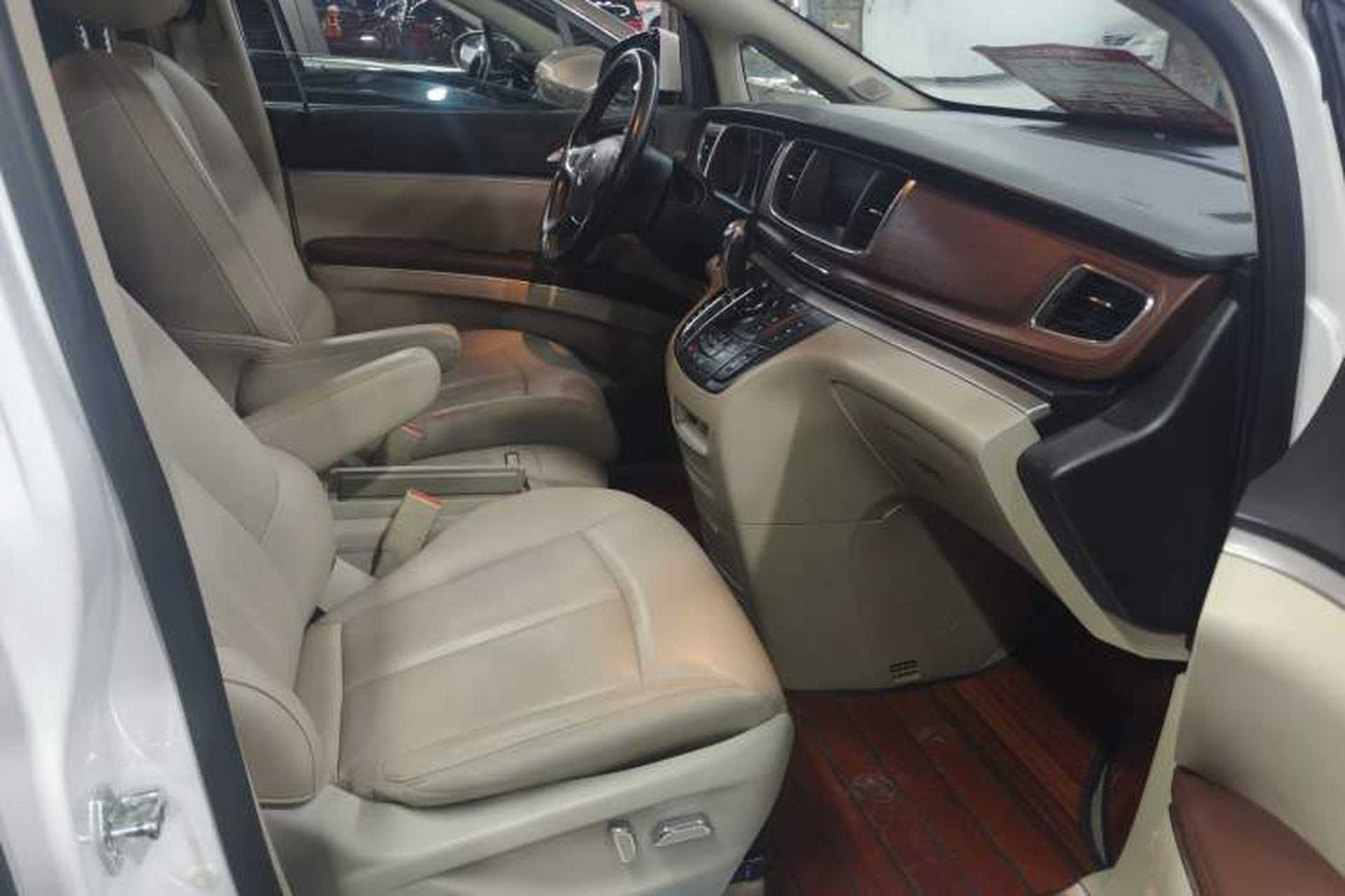 Used Buick GL8 2018 28T Luxury Model China VI Standard Interior 10