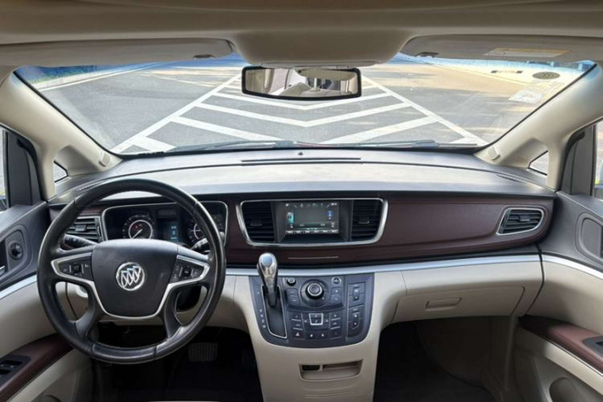 Used Buick GL8 2018 28T Luxury Model China VI Standard Interior 2
