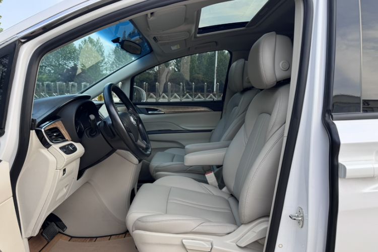 Used Buick GL8 2018 ES 28T Comfort Model China VI Standard Interior 2