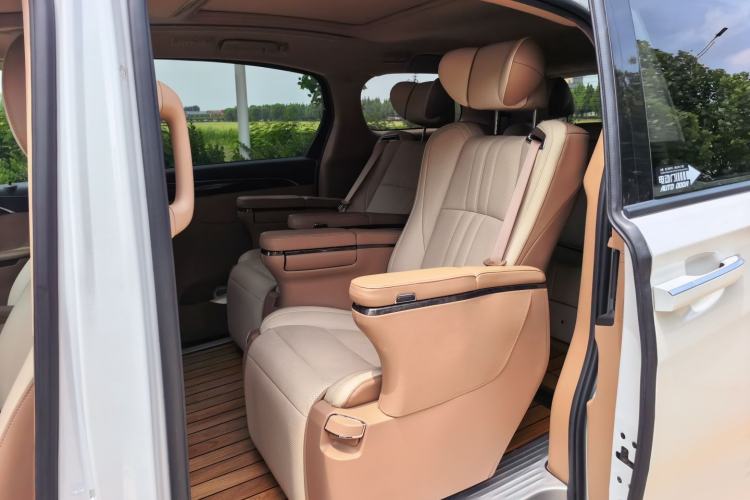Used Buick GL8 2018 ES 28T Luxury Model China VI Standard Interior 2