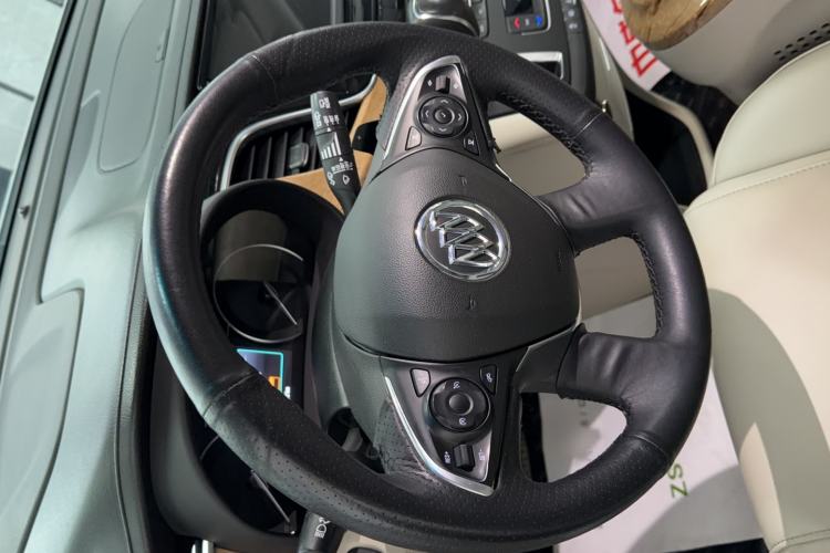 Used Buick GL8 2018 ES 28T Comfort Model China VI Standard Interior 3