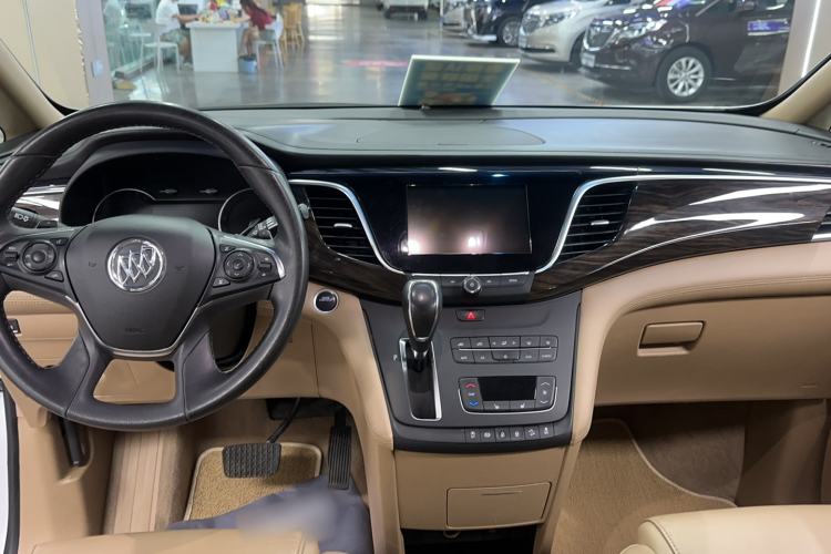 Used Buick GL8 2018 ES 28T Premium Model China VI Standard Interior 3