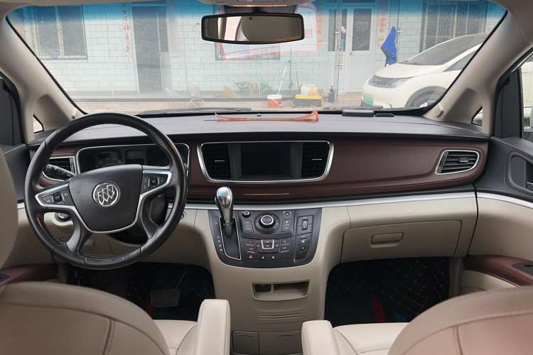 Used Buick GL8 2018 28T Luxury Model China VI Standard Interior 3