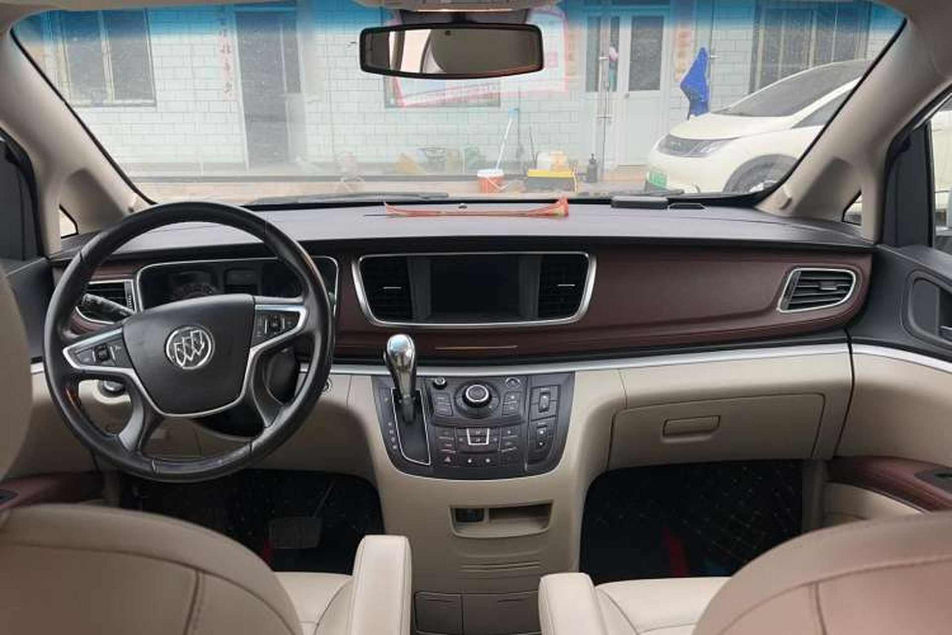Used Buick GL8 2018 28T Luxury Model China VI Standard Interior 3