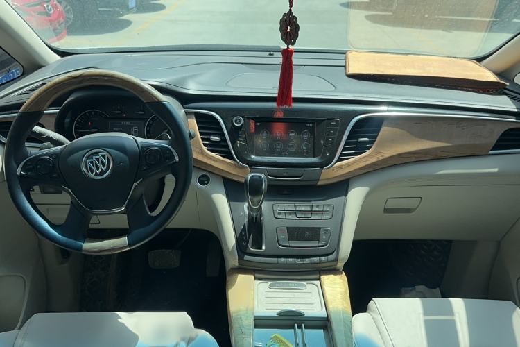 Used Buick GL8 2018 ES 28T Comfort Model China VI Standard Interior 3