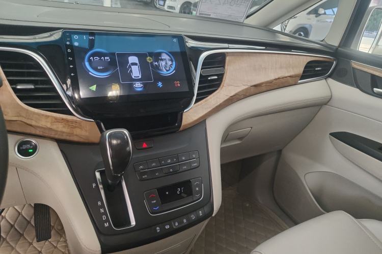 Used Buick GL8 2018 ES 28T Comfort Model China VI Standard Interior 4