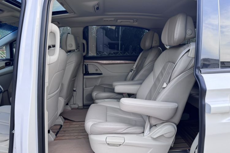 Used Buick GL8 2018 ES 28T Comfort Model China VI Standard Interior 4