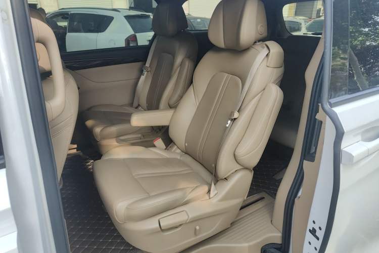 Used Buick GL8 2018 ES 28T Premium Model China VI Standard Interior 4