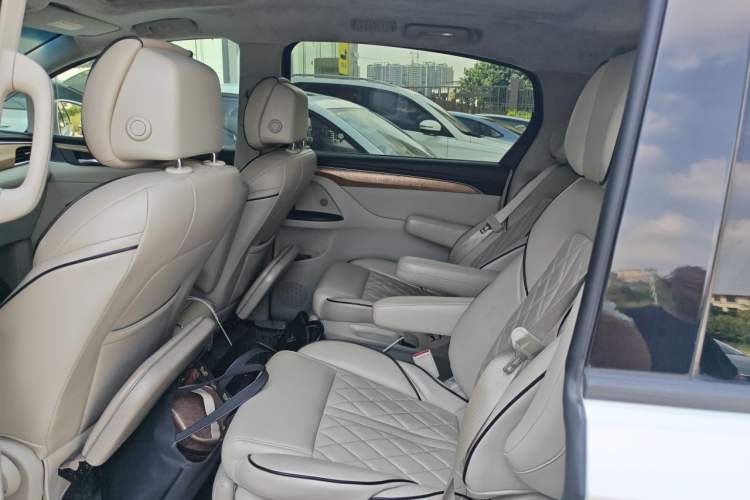 Used Buick GL8 2018 ES 28T Comfort Model China VI Standard Interior 4