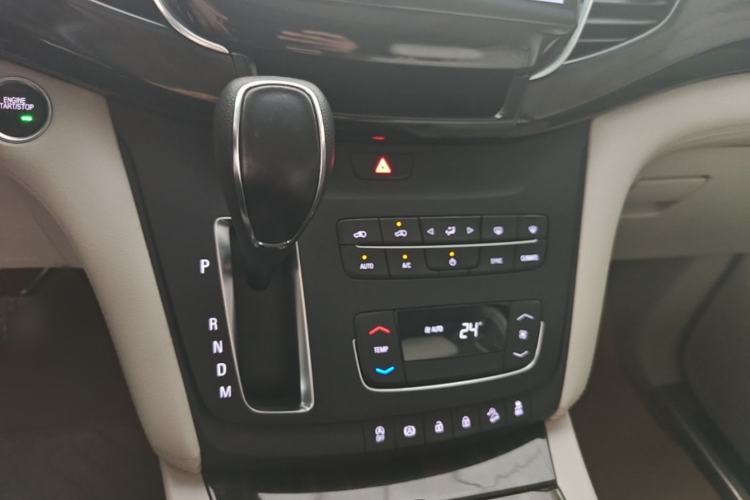 Used Buick GL8 2018 ES 28T Comfort Model China VI Standard Interior 4