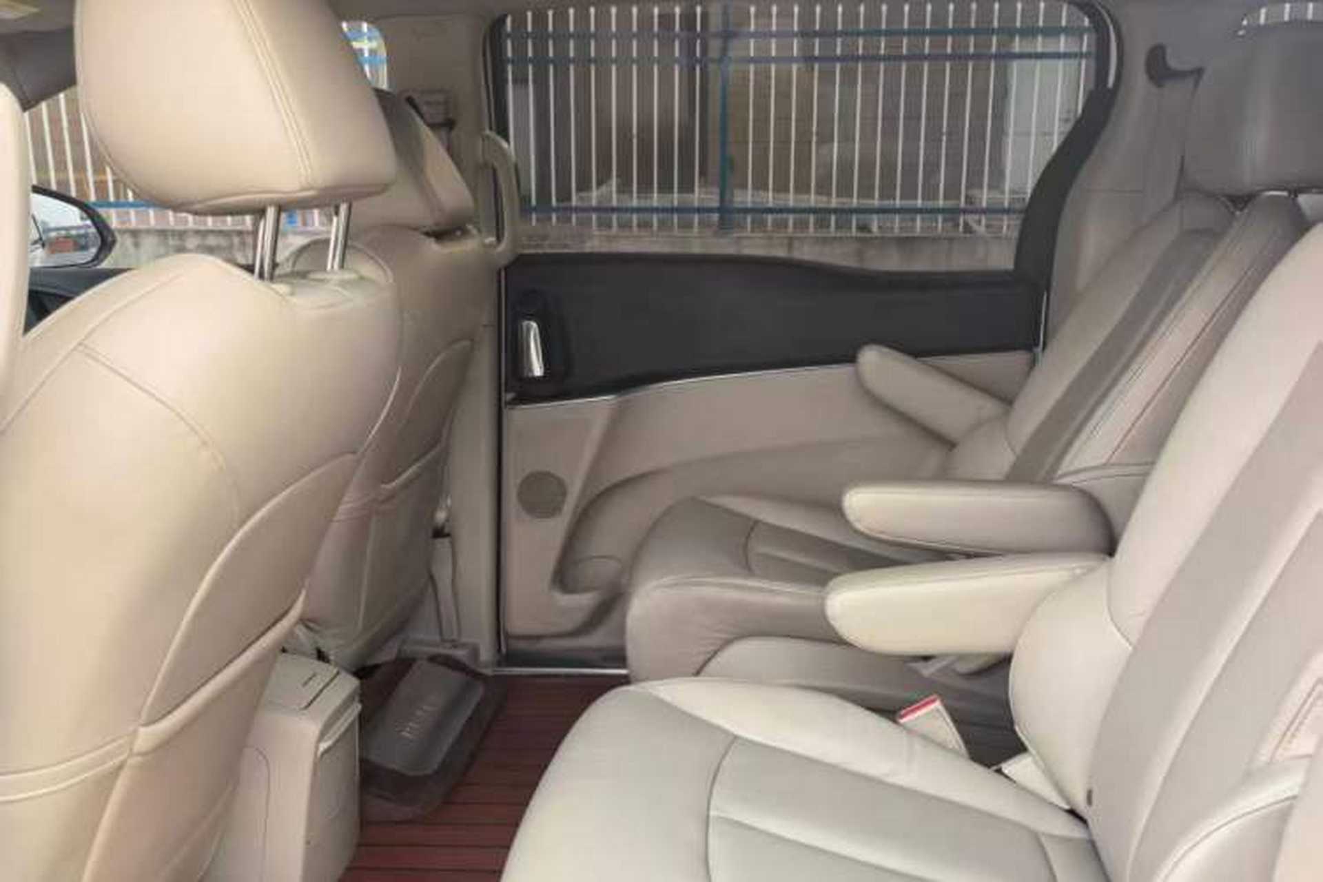 Used Buick GL8 2018 28T Luxury Model China VI Standard Interior 5