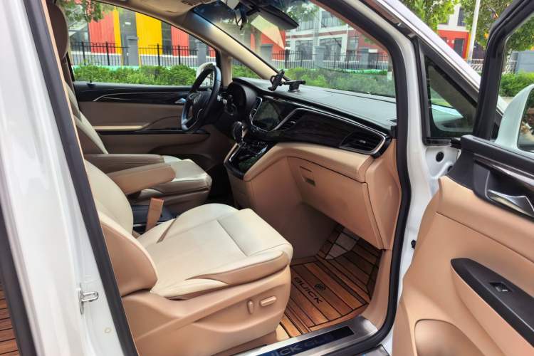Used Buick GL8 2018 ES 28T Luxury Model China VI Standard Interior 5