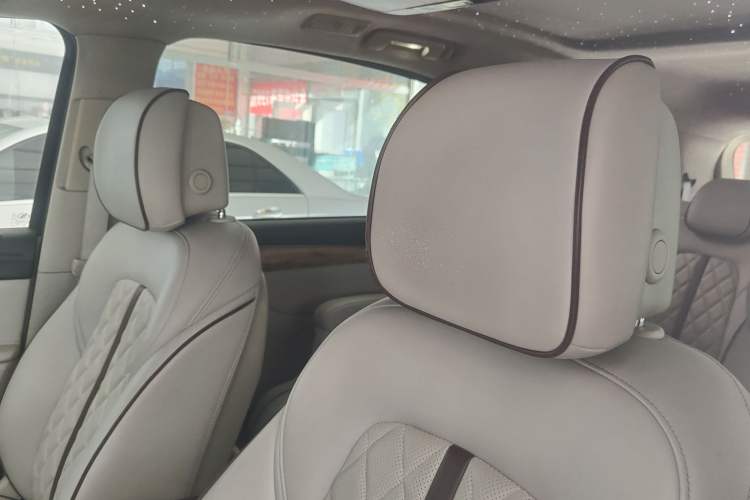 Used Buick GL8 2018 ES 28T Comfort Model China VI Standard Interior 6