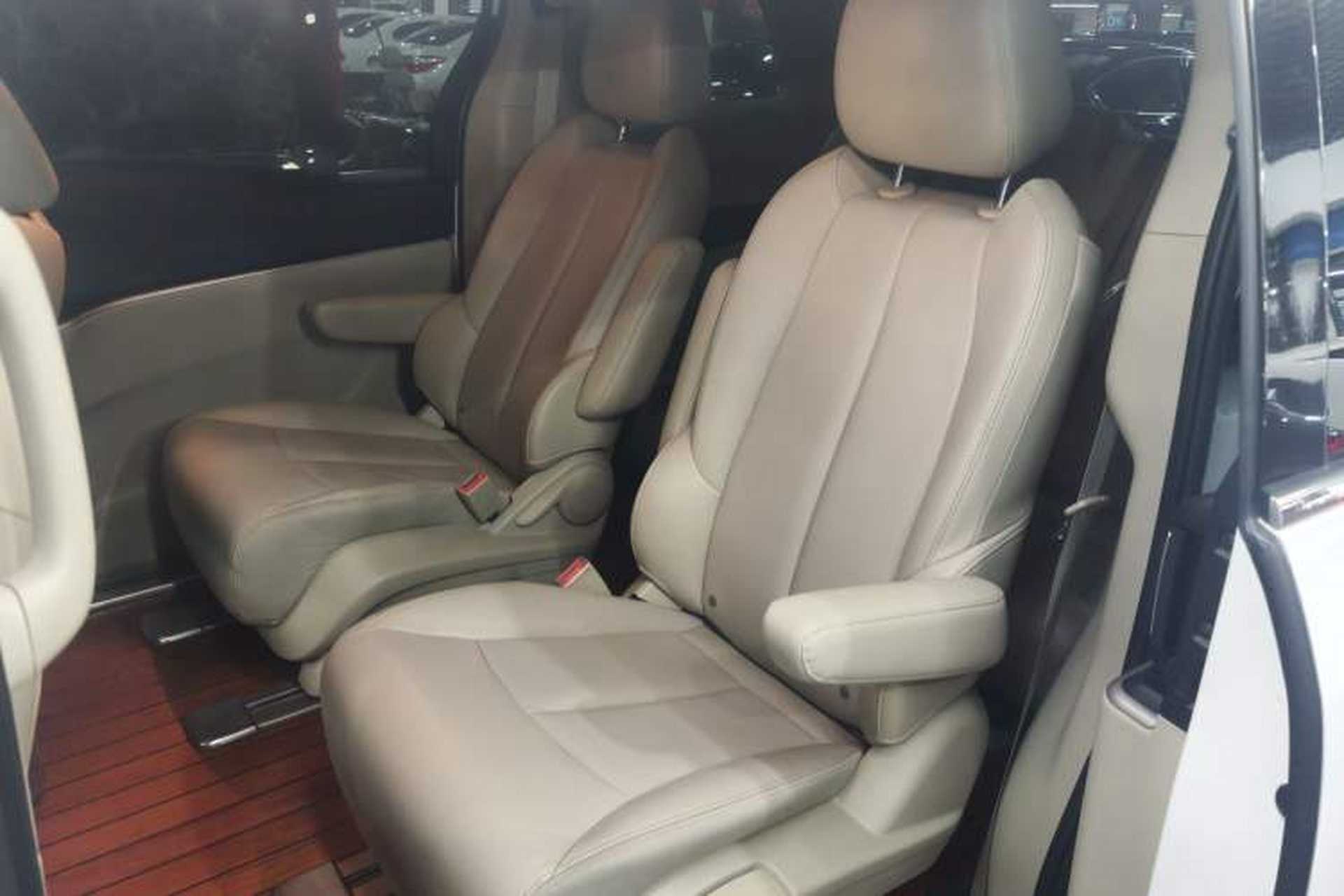 Used Buick GL8 2018 28T Luxury Model China VI Standard Interior 6
