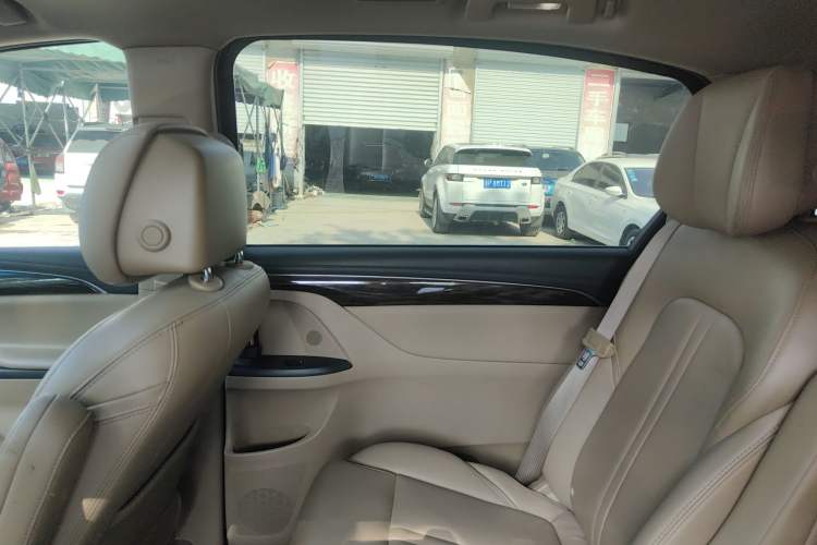 Used Buick GL8 2018 ES 28T Premium Model China VI Standard Interior 6