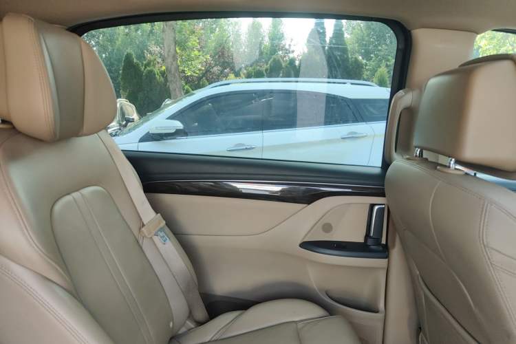 Used Buick GL8 2018 ES 28T Premium Model China VI Standard Interior 8