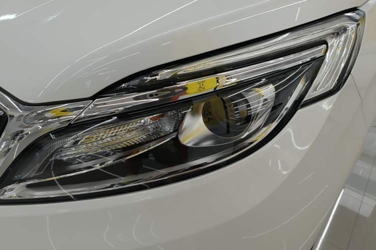 Used Buick GL8 2018 ES 28T Comfort Model China VI Standard Left Front Headlight