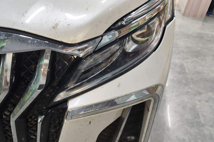Used Buick GL8 2018 ES 28T Comfort Model China VI Standard Left Front Headlight