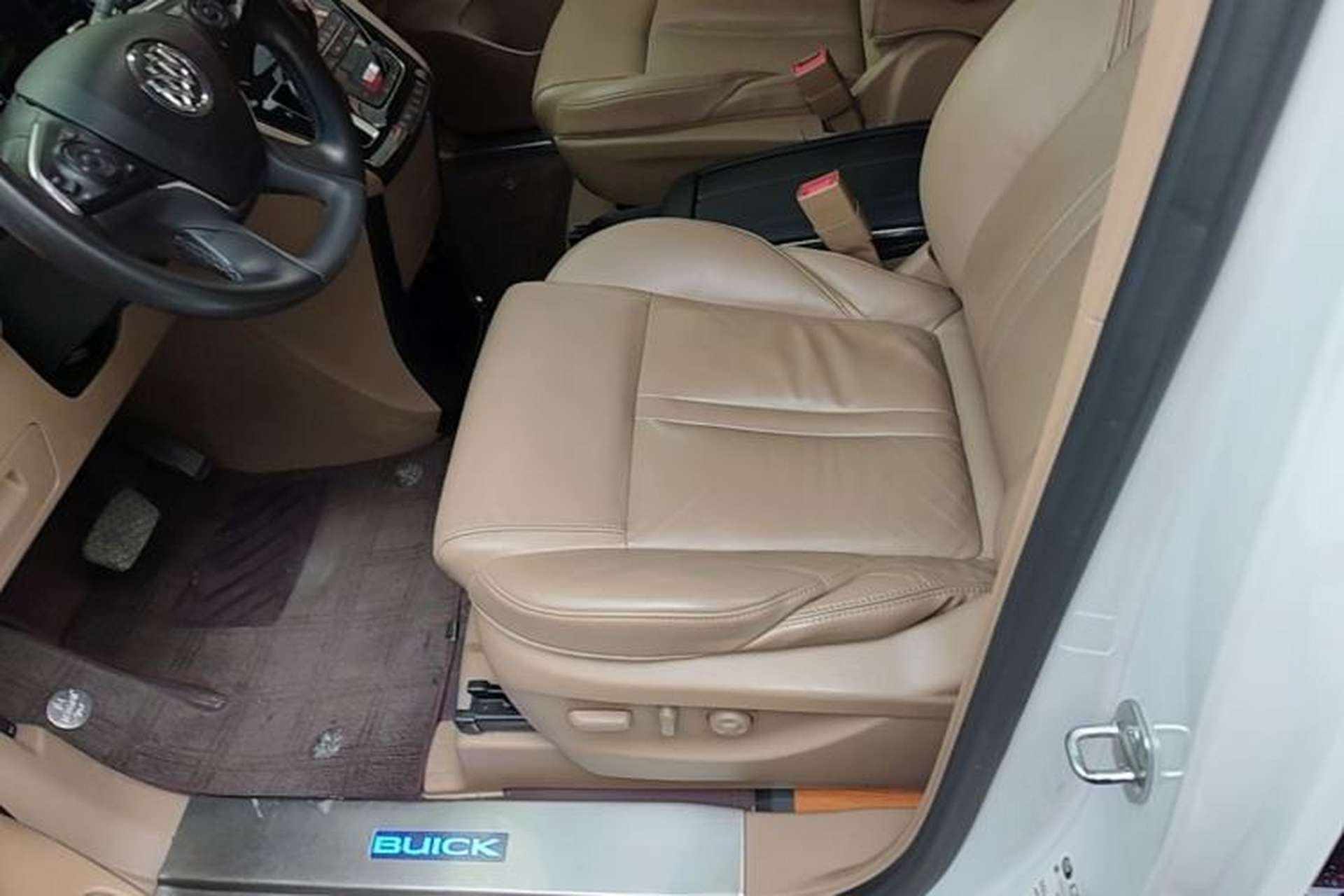 Used Buick GL8 2018 ES 28T Premium Model China VI Standard Left Front Seat