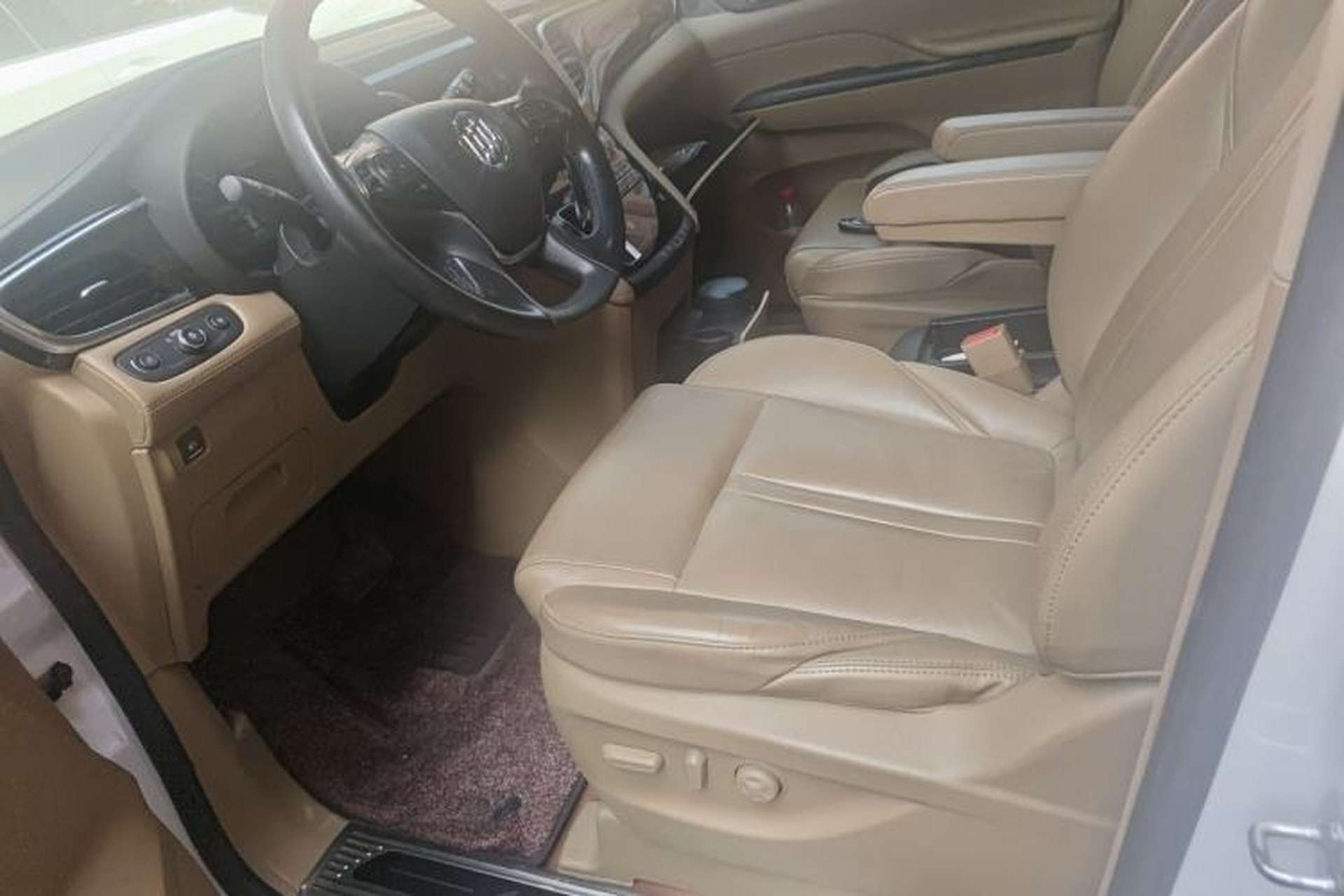 Used Buick GL8 2018 ES 28T Luxury Model China VI Standard Left Front Seat