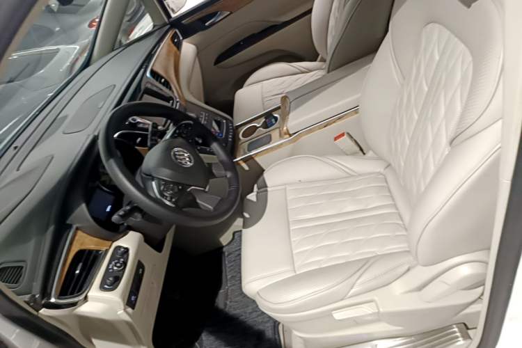 Used Buick GL8 2018 ES 28T Comfort Model China VI Standard Left Front Seat