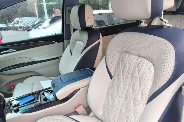 Used Buick GL8 2018 ES 28T Comfort Model China VI Standard Left Front Seat