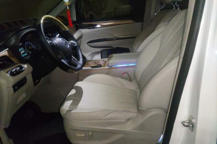Used Buick GL8 2018 ES 28T Comfort Model China VI Standard Left Front Seat