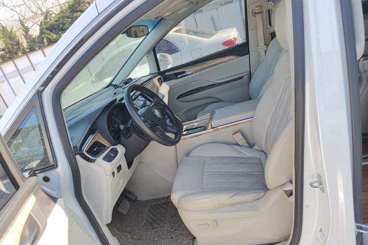 Used Buick GL8 2018 ES 28T Comfort Model China VI Standard Left Front Seat