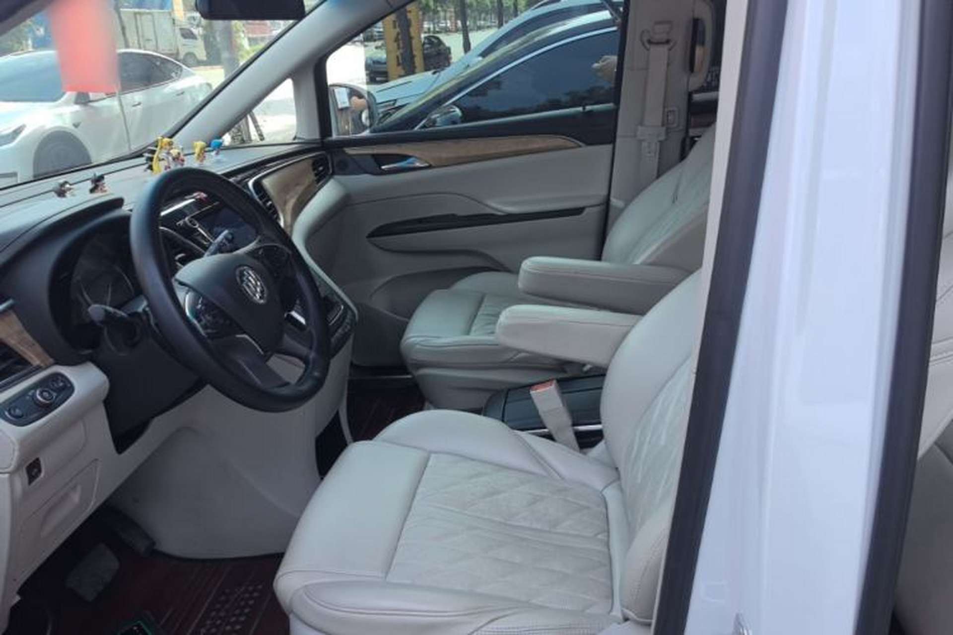 Used Buick GL8 2018 ES 28T Comfort Model China VI Standard Left Front Seat