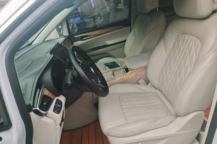 Used Buick GL8 2018 ES 28T Comfort Model China VI Standard Left Front Seat