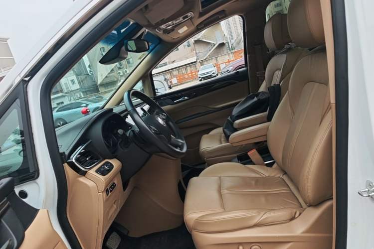 Used Buick GL8 2018 ES 28T Flagship Model China VI Standard Left Front Seat