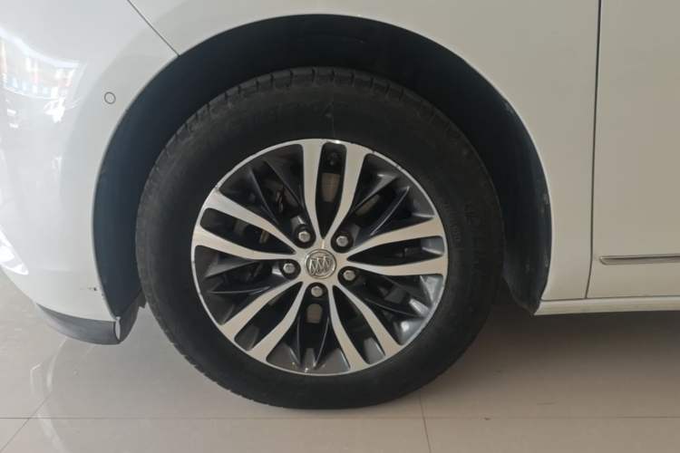 Used Buick GL8 2018 ES 28T Flagship Model China VI Standard Left Front Wheel Hub