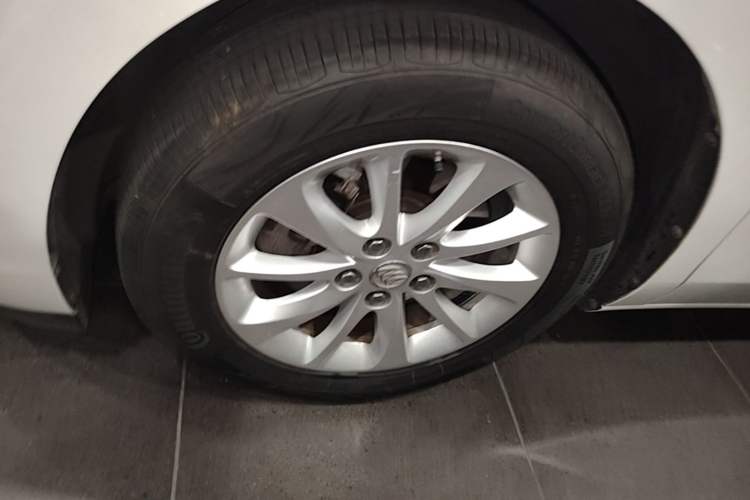 Used Buick GL8 2018 ES 28T Comfort Model China VI Standard Left Front Wheel Hub