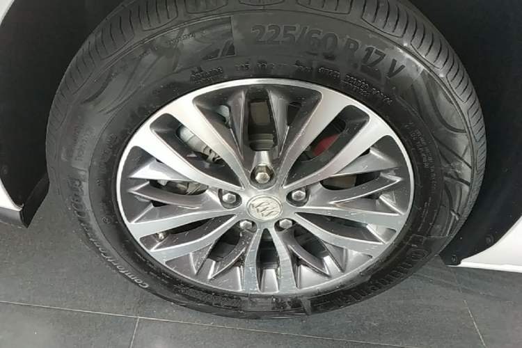 Used Buick GL8 2018 ES 28T Luxury Model China VI Standard Left Front Wheel Hub