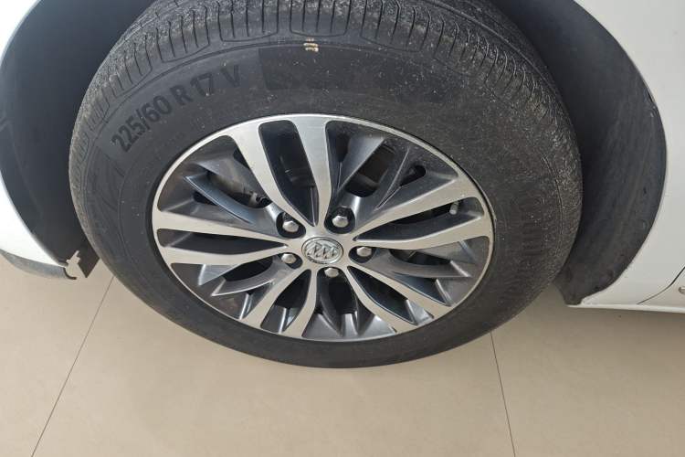 Used Buick GL8 2018 ES 28T Flagship Model China VI Standard Left Front Wheel Hub