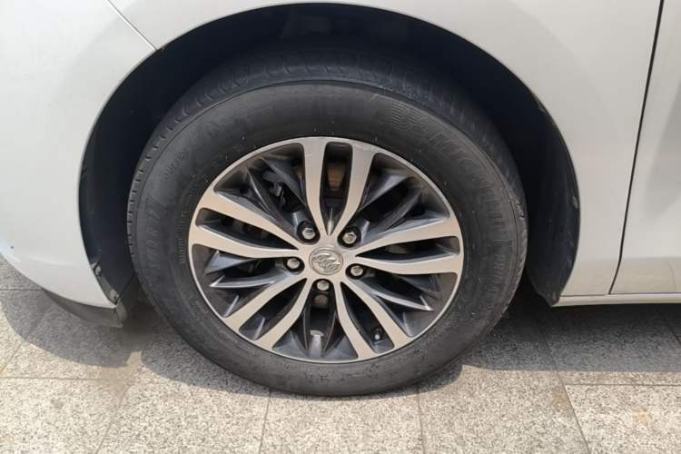 Used Buick GL8 2018 ES 28T Luxury Model China VI Standard Left Front Wheel Hub
