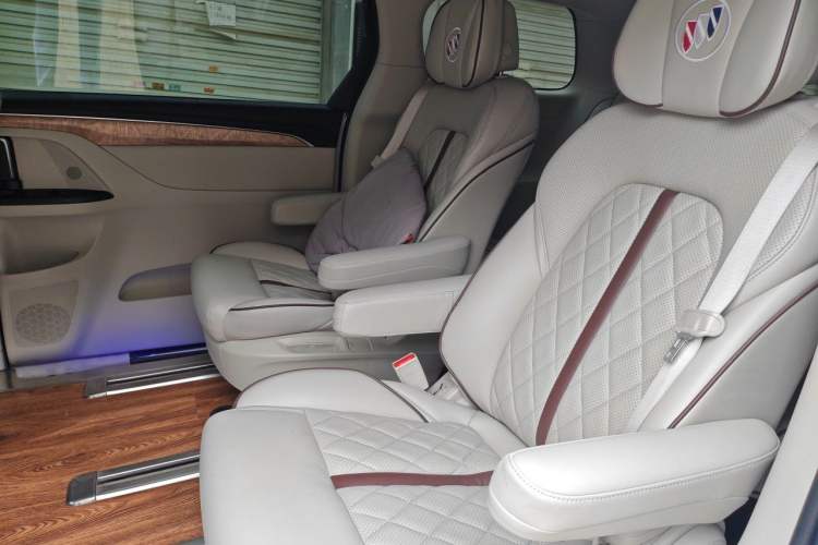 Used Buick GL8 2018 ES 28T Luxury Model China VI Standard Left Rear Seat