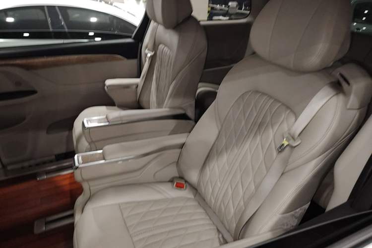 Used Buick GL8 2018 ES 28T Comfort Model China VI Standard Left Rear Seat