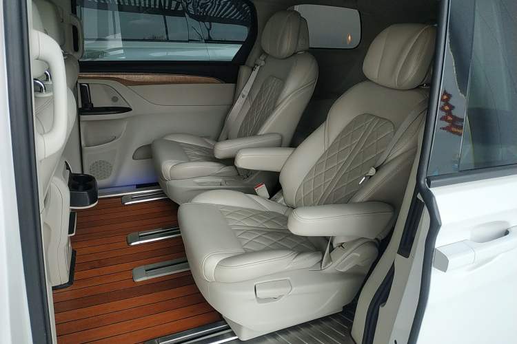 Used Buick GL8 2018 ES 28T Comfort Model China VI Standard Left Rear Seat