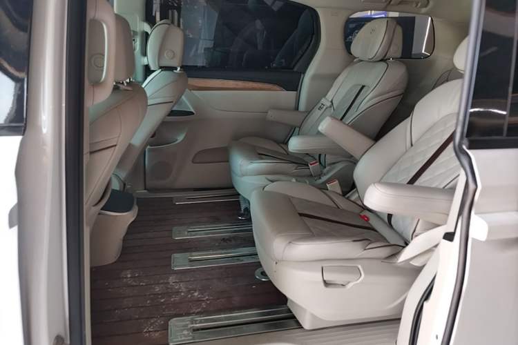 Used Buick GL8 2018 ES 28T Comfort Model China VI Standard Left Rear Seat