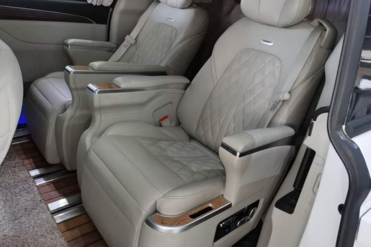 Used Buick GL8 2018 ES 28T Comfort Model China VI Standard Left Rear Seat