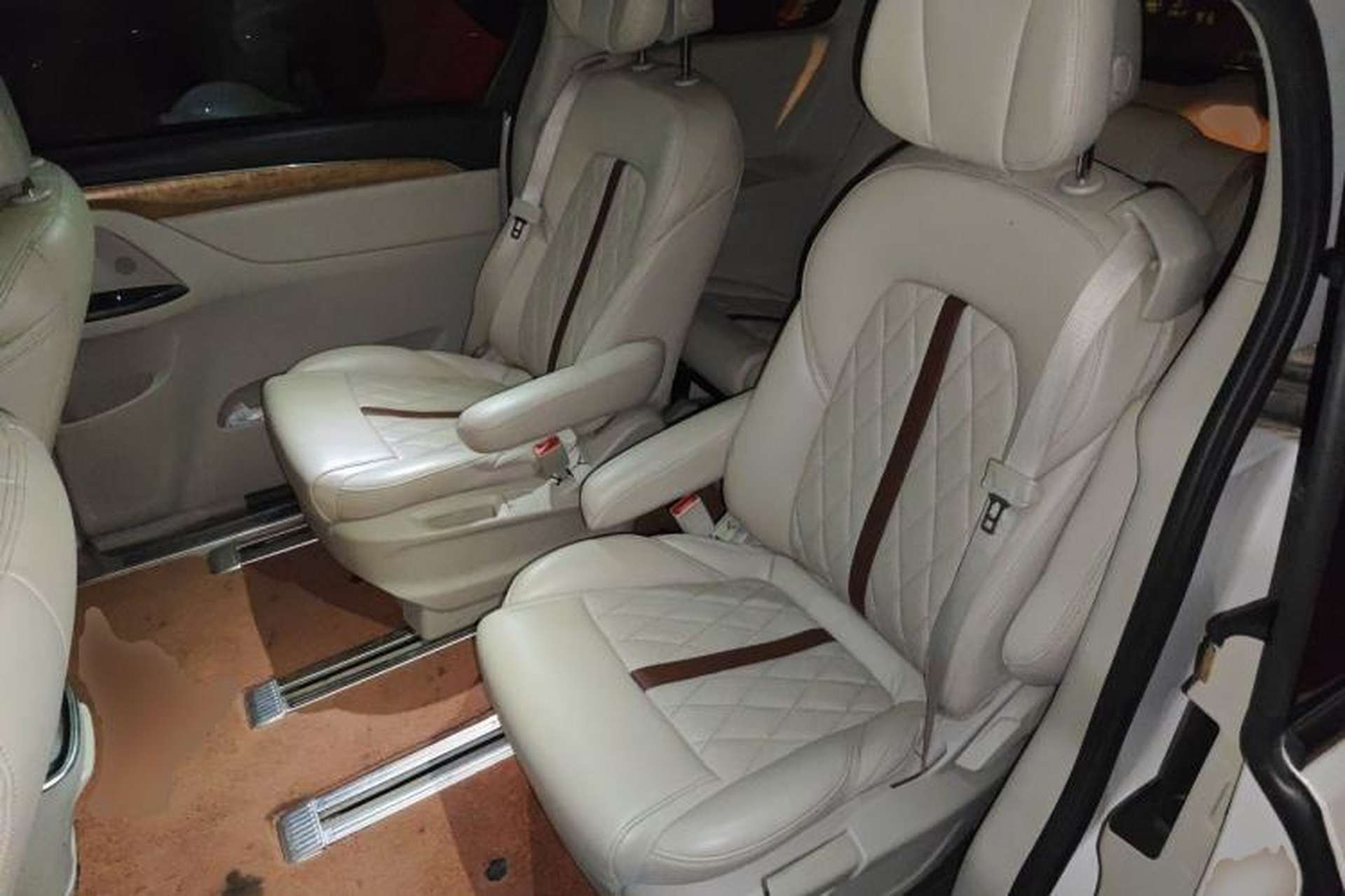 Used Buick GL8 2018 ES 28T Comfort Model China VI Standard Left Rear Seat