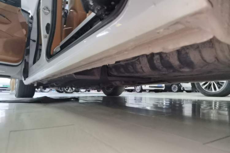 Used Buick GL8 2018 ES 28T Comfort Model China VI Standard Left Side Sill