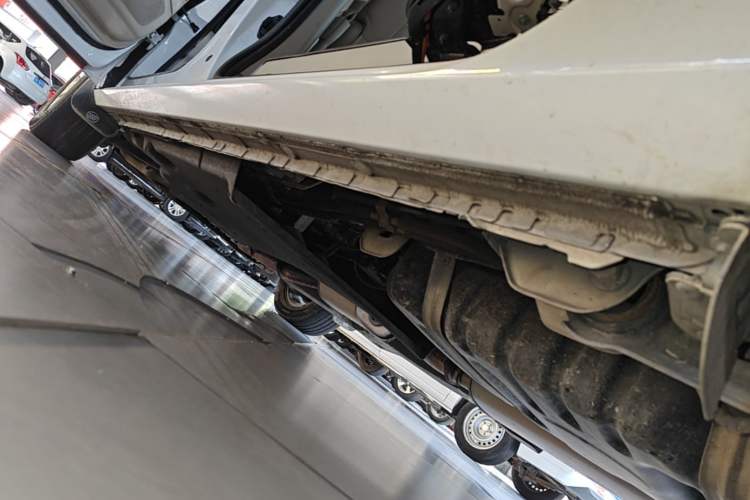 Used Buick GL8 2018 28T Luxury Model China VI Standard Left Side Sill