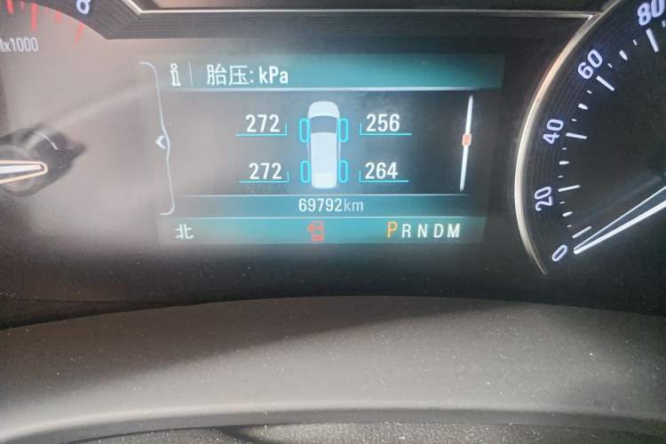 Used Buick GL8 2018 ES 28T Luxury Model China VI Standard Odometer Close Up