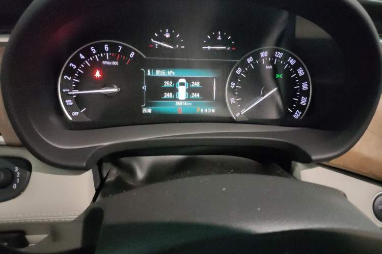 Used Buick GL8 2018 ES 28T Comfort Model China VI Standard Odometer Close Up