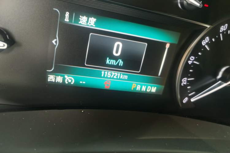 Used Buick GL8 2018 ES 28T Luxury Model China VI Standard Odometer Close Up